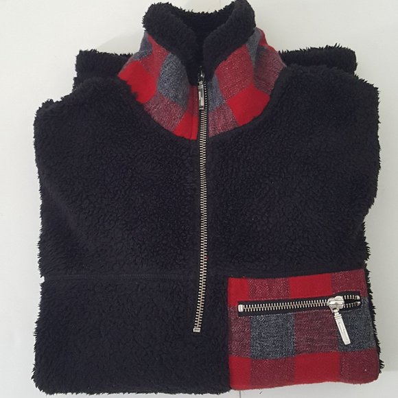 Natural Reflections Tops - Women's NATURAL REFECTION Hoodies & Sweatshirts Size S Black / Red